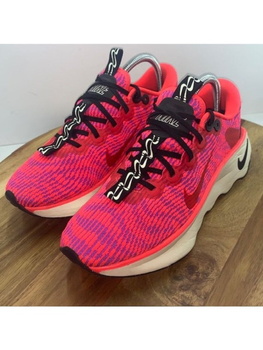 Nike Motiva Running Womens Size 9 Bright Crimson Black Fuchsia DV1238-600